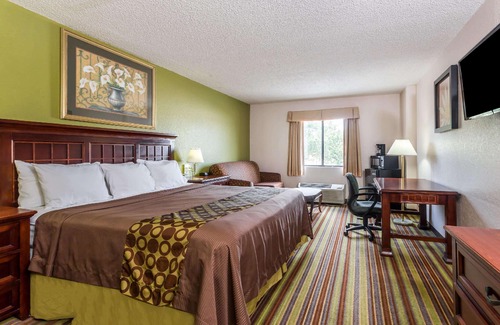 Sarasota Hotel | Days Inn by Wyndham Sarasota I-75