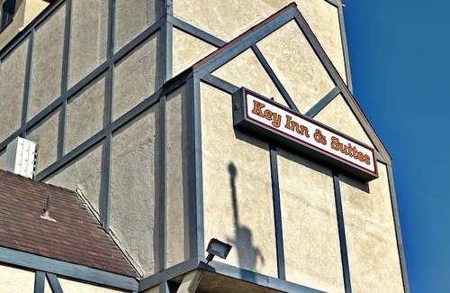Tustin Hotel | Key Inn and Suites