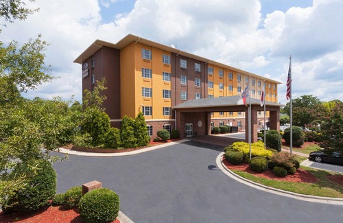 Pineville Hotel | Comfort Suites Pineville - Ballantyne Area