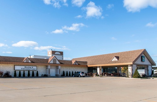 Escanaba Hotel | Quality Inn & Suites