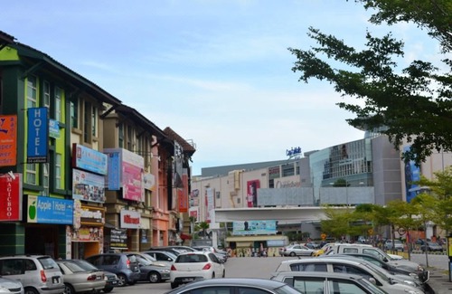 Kampung Sungai Nibong Hotel | Apple 1 Hotel Queensbay