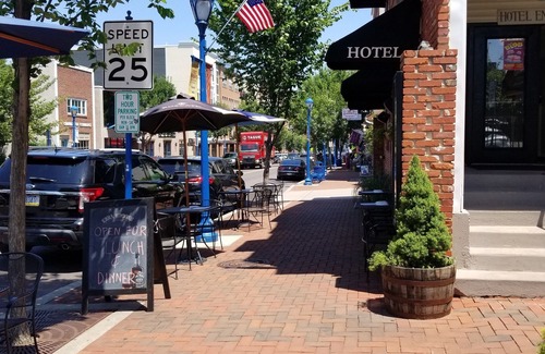 Phoenixville Hotel | Mainstay Inn