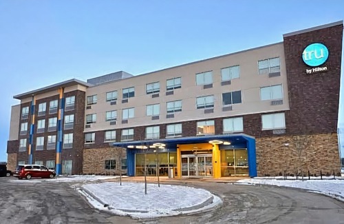 Lawrence Hotel | Tru by Hilton Lawrence
