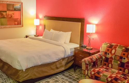 Ferndale Hotel | Baymont by Wyndham Ferndale/Royal Oak