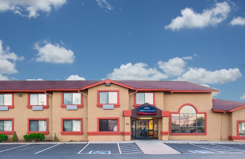 Williams Hotel | Howard Johnson by Wyndham Williams