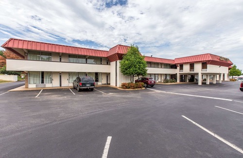 Easley Hotel | Quality Inn Easley