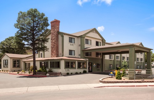 Flagstaff Hotel | Days Inn & Suites by Wyndham East Flagstaff