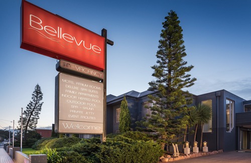 Lakes Entrance Hotel | Bellevue on The Lakes