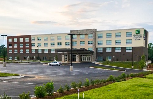 University Place Hotel | Holiday Inn Express & Suites - Charlotte NE - University Area, an Ihg Hotel