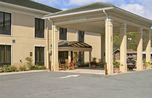 Garden City Hotel | Baymont by Wyndham Savannah/Garden City