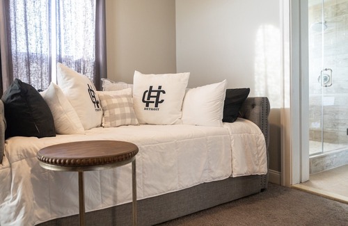 Brush Park Hotel | The Cochrane House Luxury Historic Inn