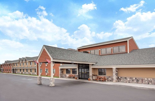 Laurium Hotel | AmericInn by Wyndham Calumet
