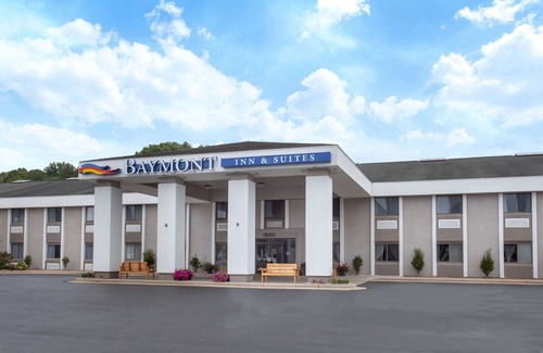 Grand Haven Hotel | Baymont by Wyndham Grand Haven