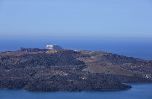 Fira Hotel | On the Cliff