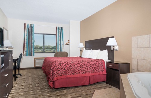 Mankato Hotel | Days Inn by Wyndham Mankato