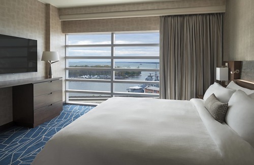 Downtown Buffalo Hotel | Buffalo Marriott at Lecom Harborcenter