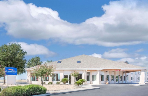 Willows Hotel | Baymont by Wyndham Willows