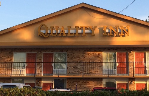 Manning Hotel | Quality Inn Manning I-95