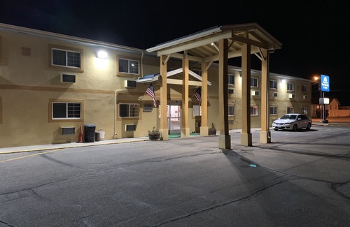 Sidney Hotel | Americas Best Value Inn and Suites Sidney