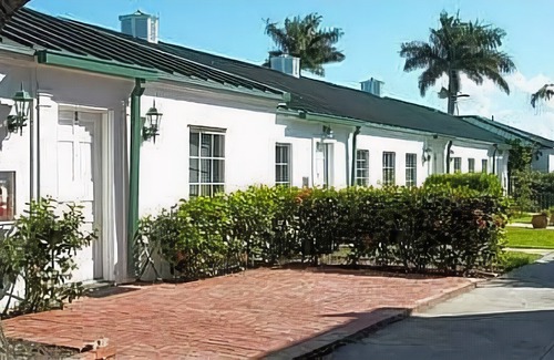 Clewiston Hotel | Americas Best Value Inn Historic Clewiston Inn