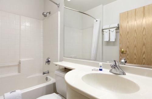 Ceres Hotel | Microtel Inn & Suites Modesto