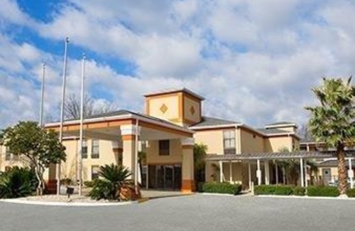 Kinder Hotel | OYO Hotel Kinder