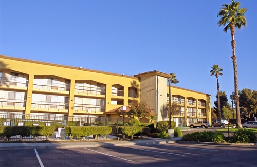 Pleasanton Hotel | Best Western Plus Pleasanton Inn