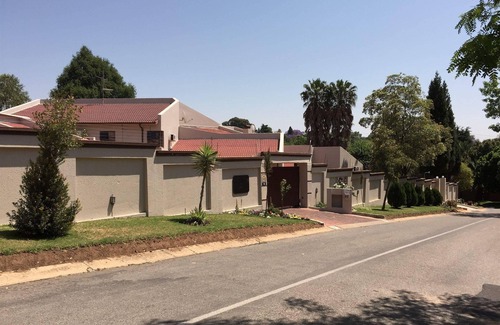 Sandown Hotel | Marion Lodge