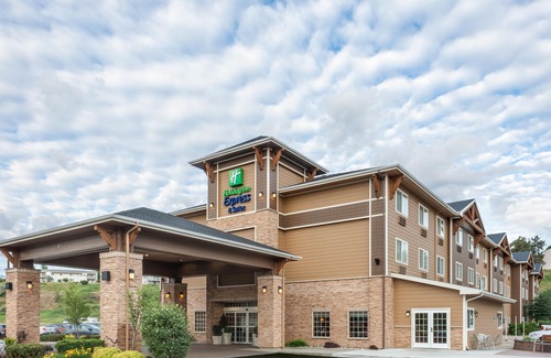 Pullman Hotel | Holiday Inn Express Pullman, an IHG Hotel