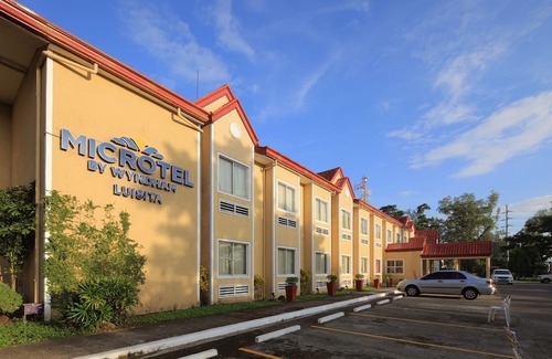 Tarlac Hotel | Microtel by Wyndham Tarlac