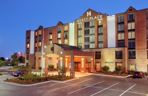 Potomac Falls Hotel | Hyatt Place Sterling Dulles Airport North
