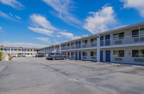 San Bernardino Hotel | Motel 6 San Bernardino, CA - Downtown