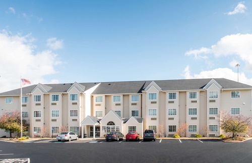 North Canton Hotel | Microtel Inn and Suites North Canton