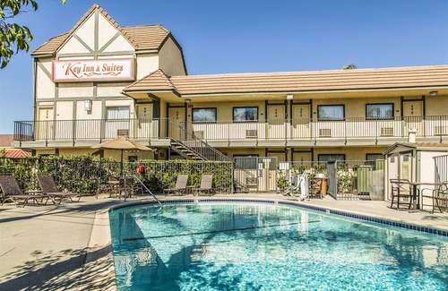 Tustin Hotel | Key Inn and Suites