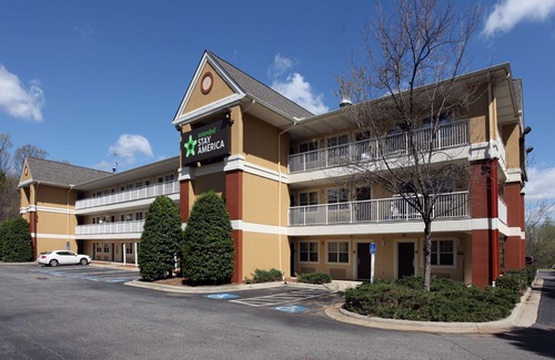 Greensboro Hotel | Extended Stay America Suites - Greensboro - Wendover Ave - Big Tree Way