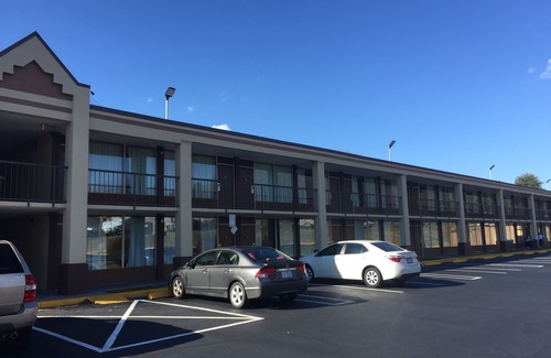 Toddville Road Hotel | Days Inn by Wyndham Charlotte Airport North