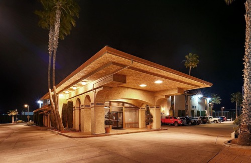 Manteca Hotel | Best Western Plus Executive Inn & Suites