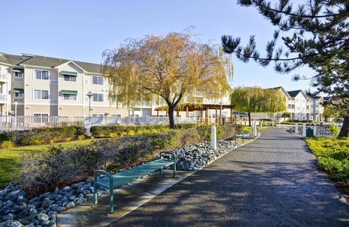 East Peralta Hotel | Homewood Suites by Hilton - Oakland Waterfront