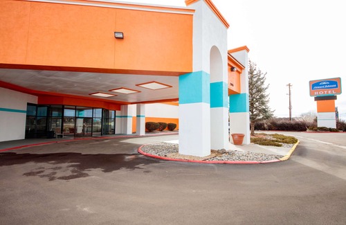 Allison Hotel | Howard Johnson by Wyndham Gallup