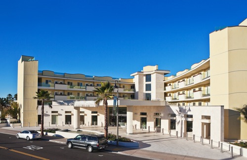 Imperial Beach Hotel | Pier South Resort, Autograph Collection