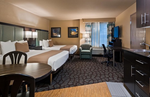 Townsite Hotel | Best Western Plus Oceanside Palms
