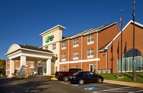 Lakeview Hotel | Holiday Inn Express & Suites Manassas, an Ihg Hotel
