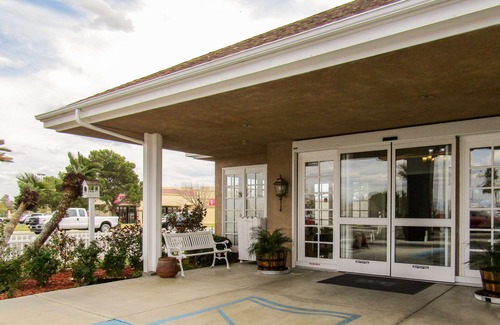 Ridgecrest Hotel | Clarion Inn Ridgecrest