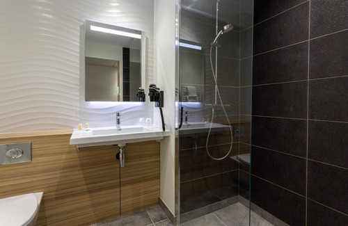 Change Hotel | Campanile Laval Nord