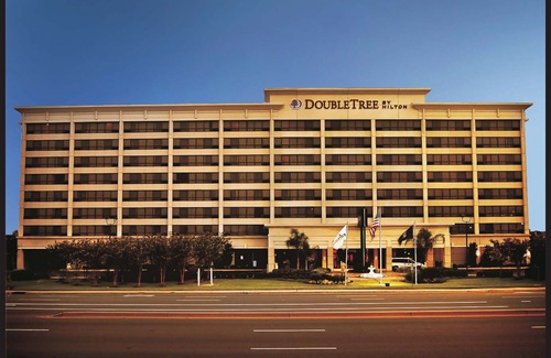 Kenner - Louis Armstrong International Airport Hotel | DoubleTree by Hilton New Orleans Airport