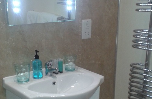 Ellesmere Hotel | Ellesmere Hotel