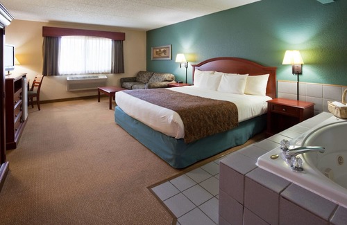 Chippewa Falls Hotel | AmericInn by Wyndham Chippewa Falls