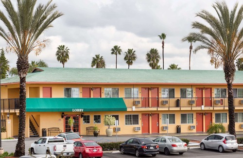 Loma Alta Hotel | Travelodge by Wyndham Oceanside