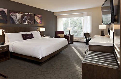 Kananaskis Hotel | Crosswaters Resort at Kananaskis