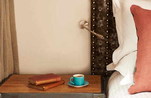 Bishopsgate Hotel | The Bull and The Hide